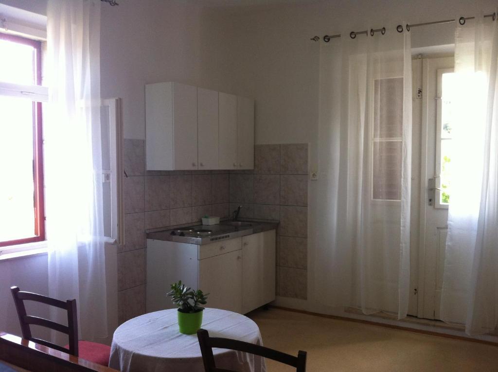 Apartments Skrivaneli Jelsa  Zimmer foto